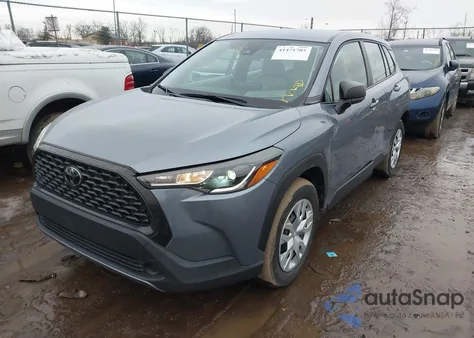 2022 Toyota Corolla Cross L из США, поврежденный, VIN 7MUAAABG3NV040858